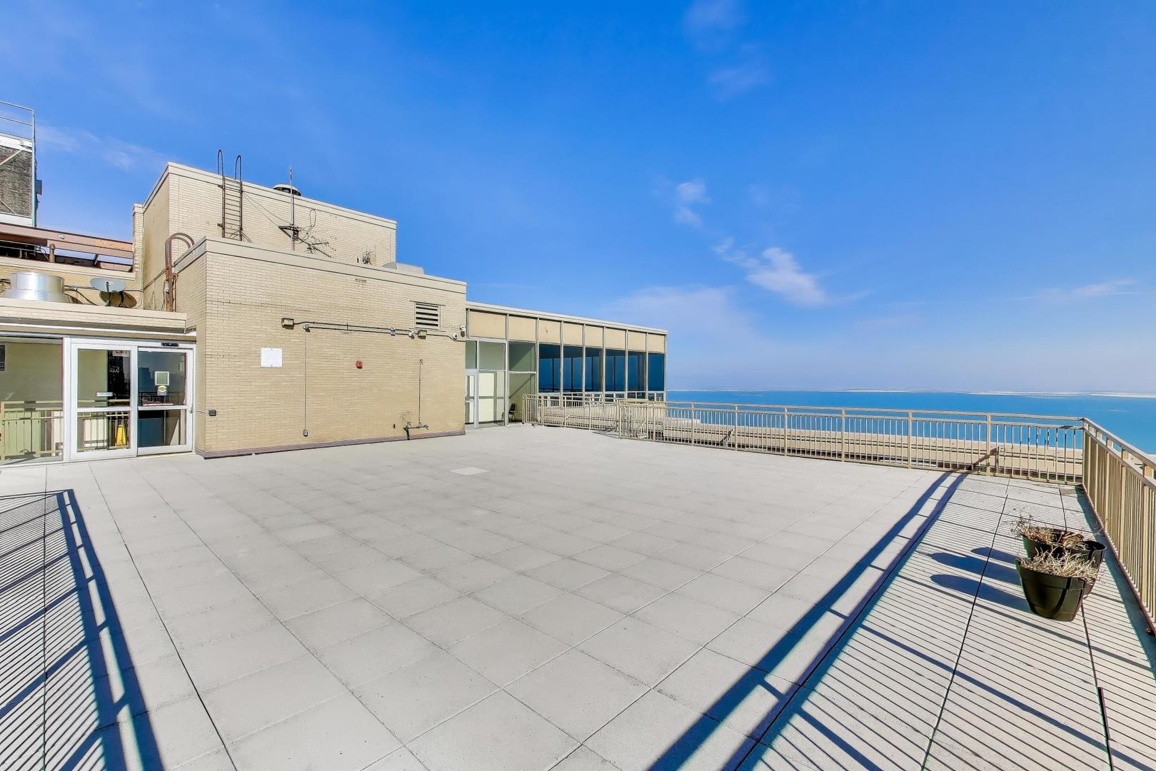 6301 N sheridan Road Unit: 8V