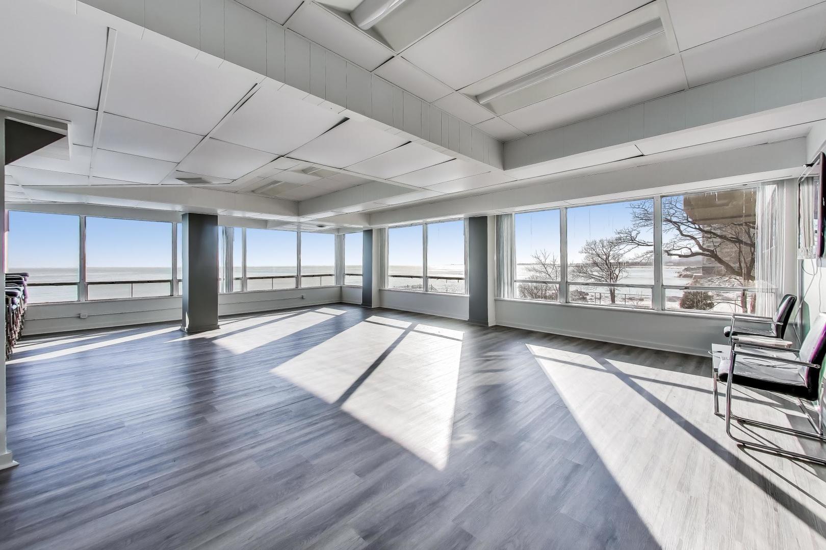 6301 N sheridan Road Unit: 8V