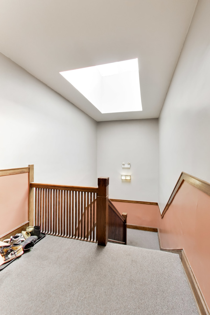 5637 N KENMORE Avenue Unit: 3