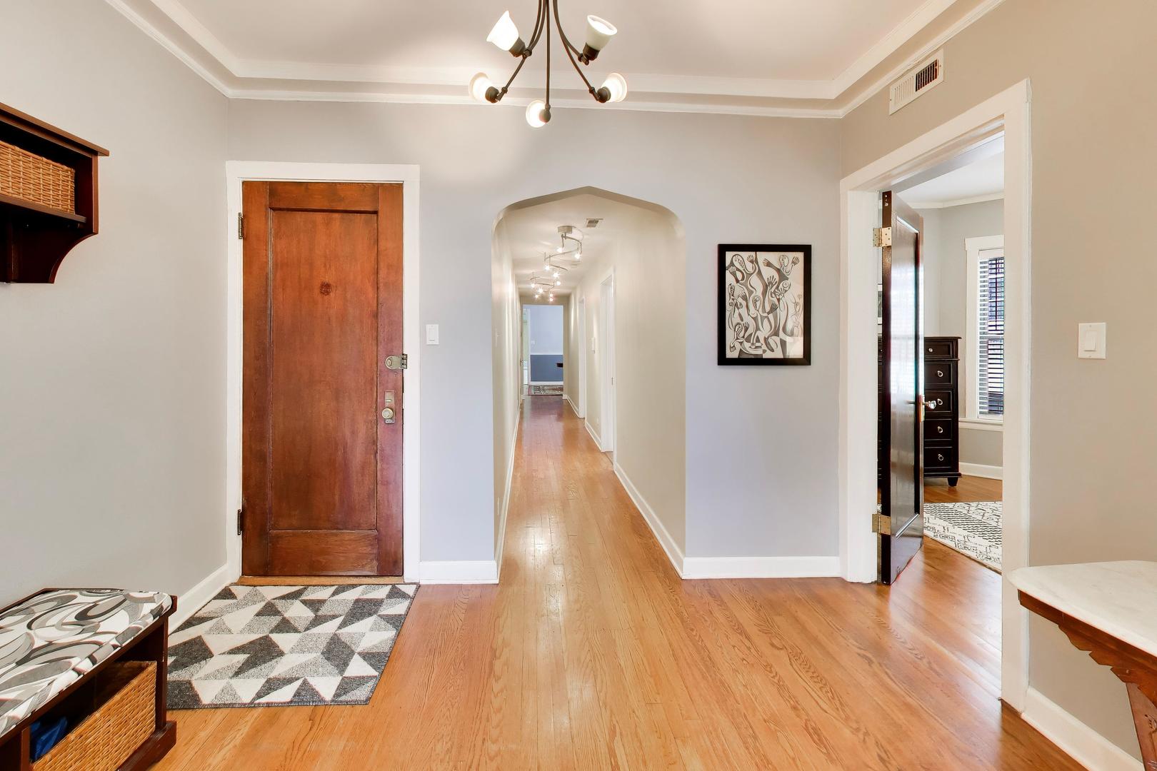 5637 N KENMORE Avenue Unit: 3