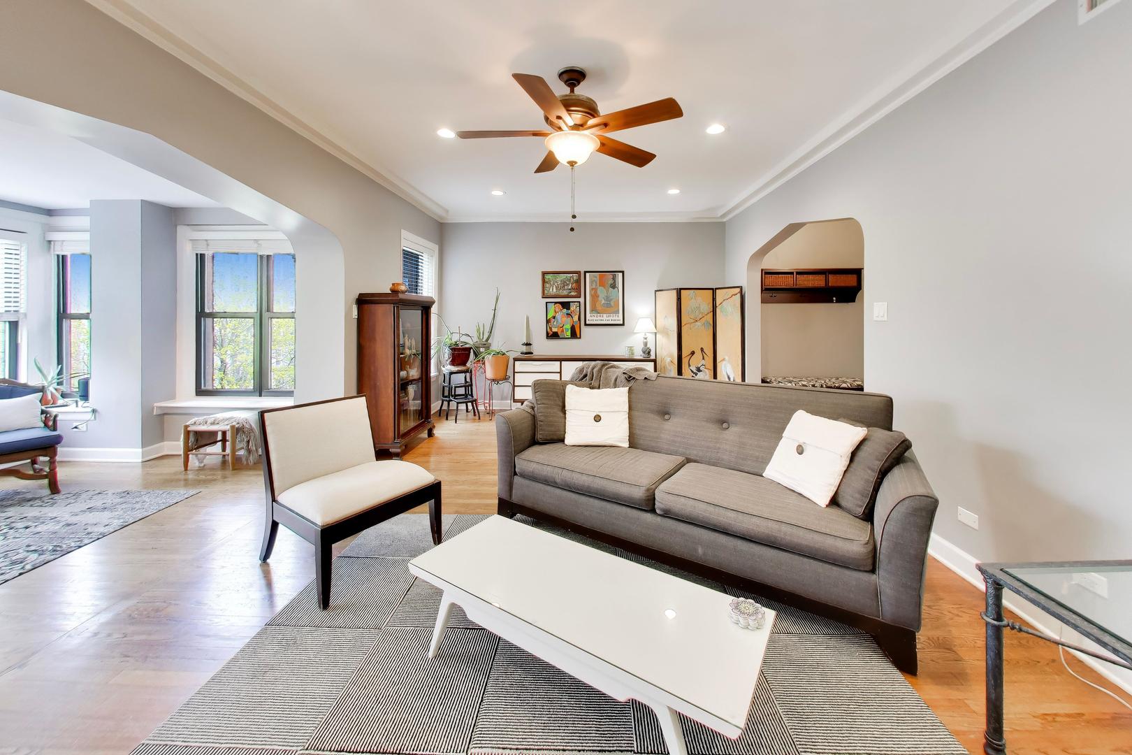 5637 N KENMORE Avenue Unit: 3