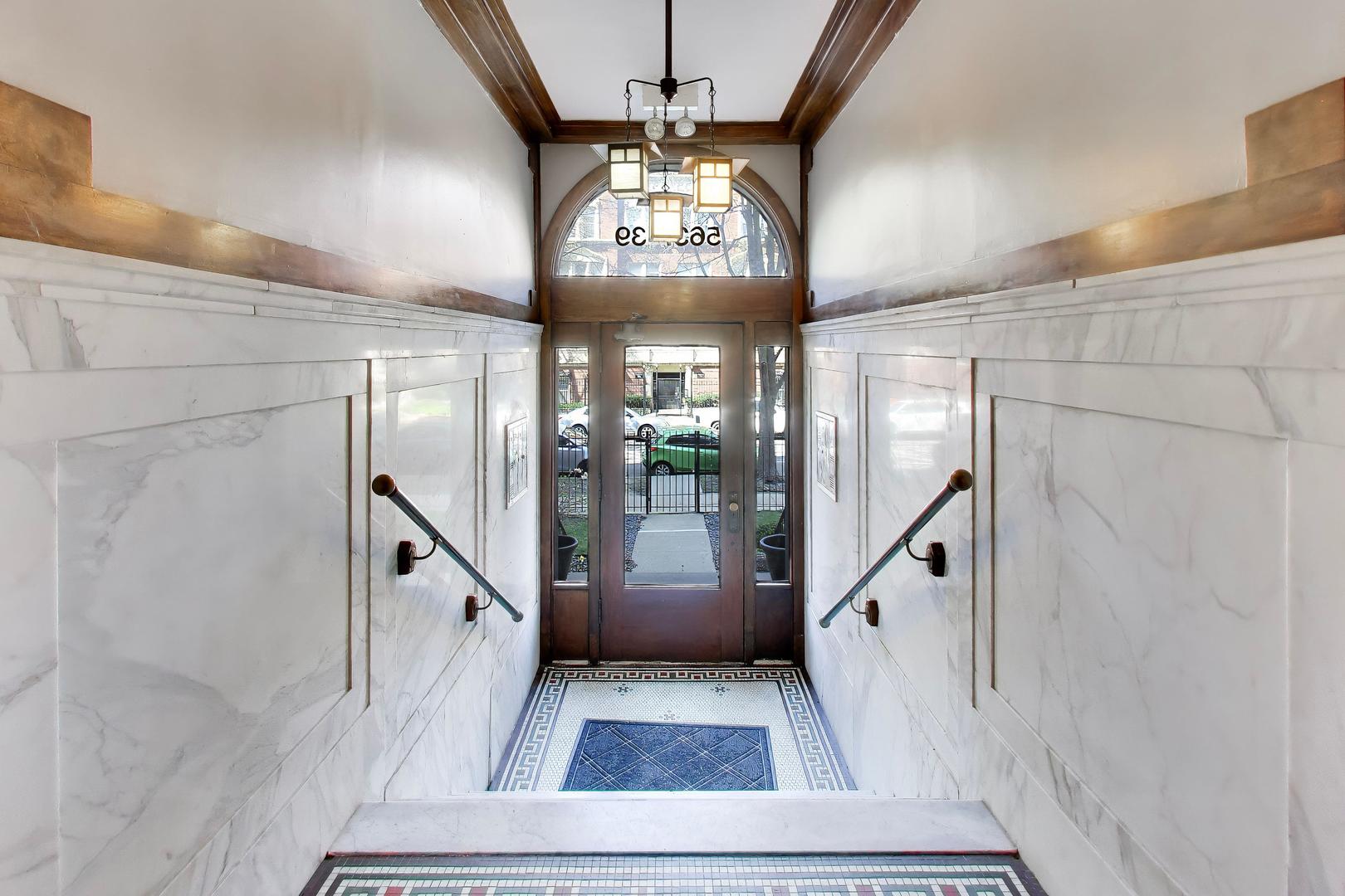 5637 N KENMORE Avenue Unit: 3