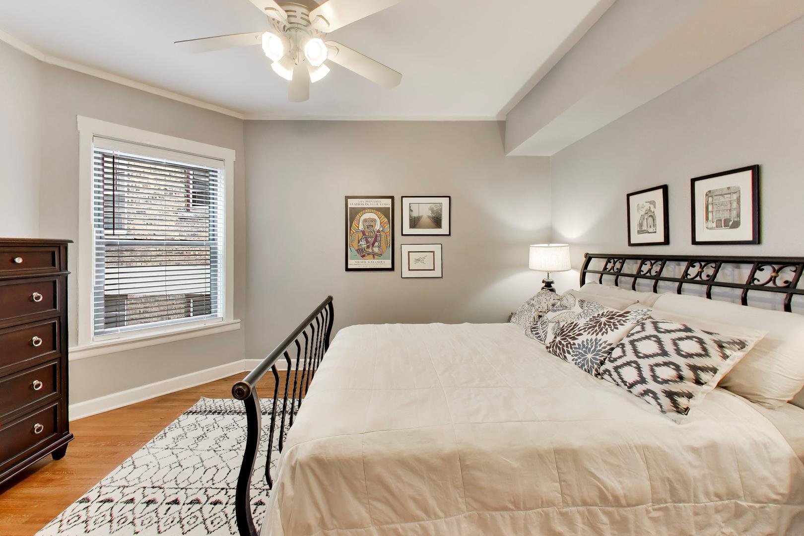 5637 N KENMORE Avenue Unit: 3