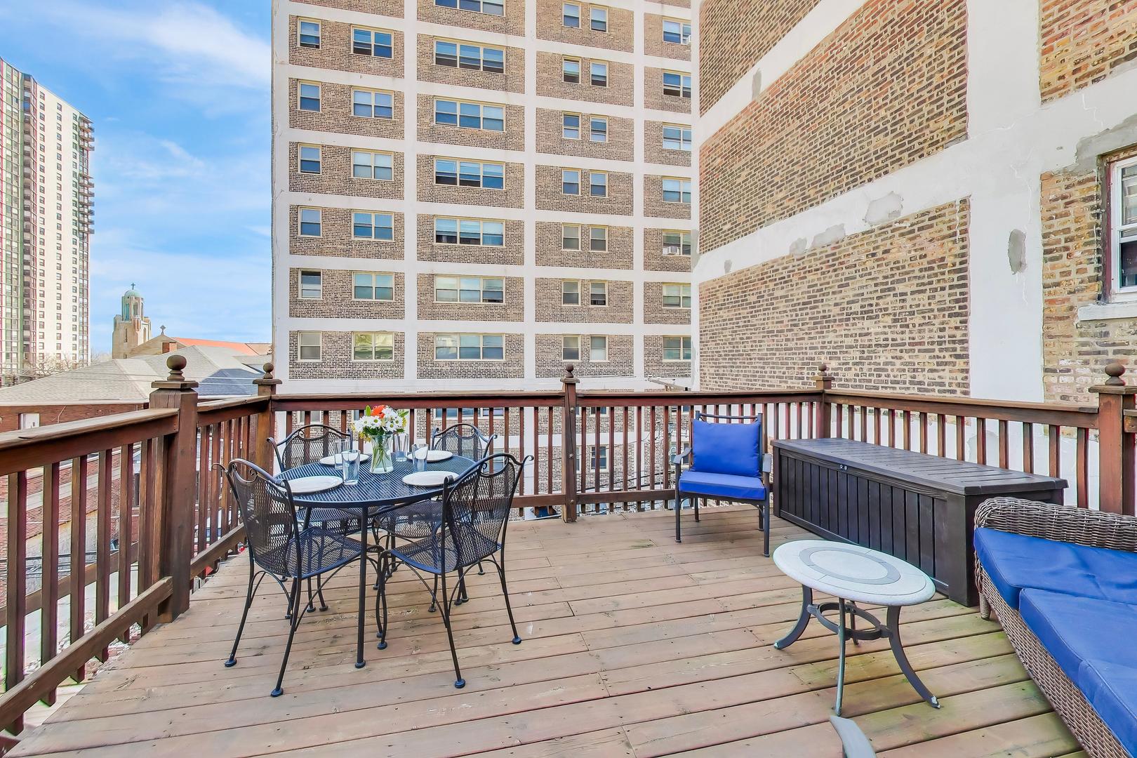 5637 N KENMORE Avenue Unit: 3