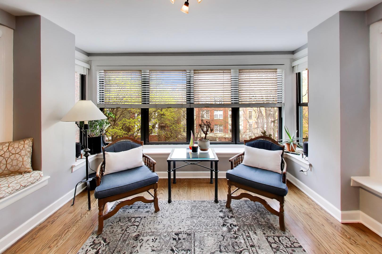 5637 N KENMORE Avenue Unit: 3