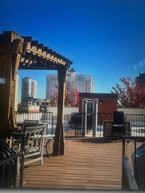 5526 N Winthrop Avenue Unit: 4S