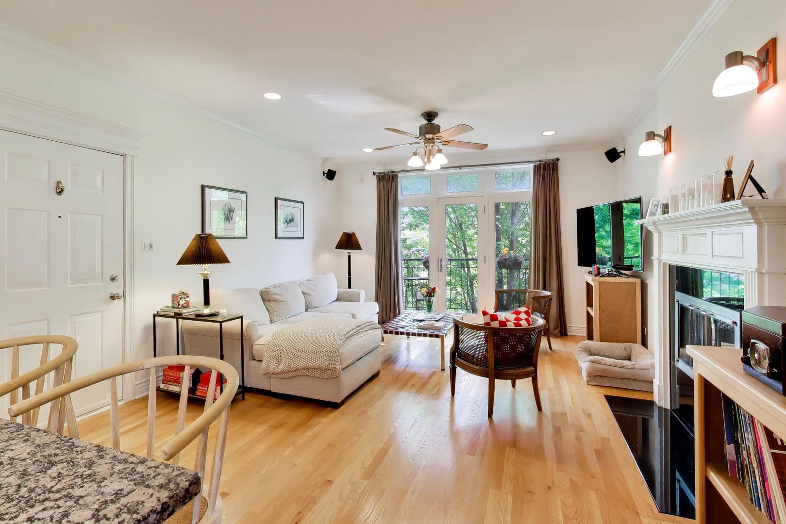 5526 N Winthrop Avenue Unit: 4S