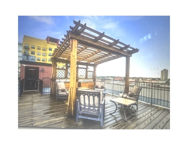 5526 N Winthrop Avenue Unit: 4S