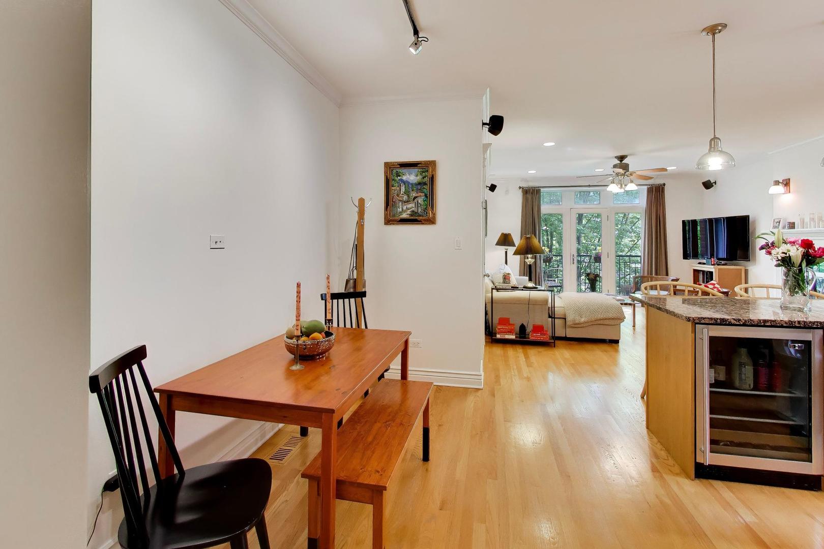 5526 N Winthrop Avenue Unit: 4S