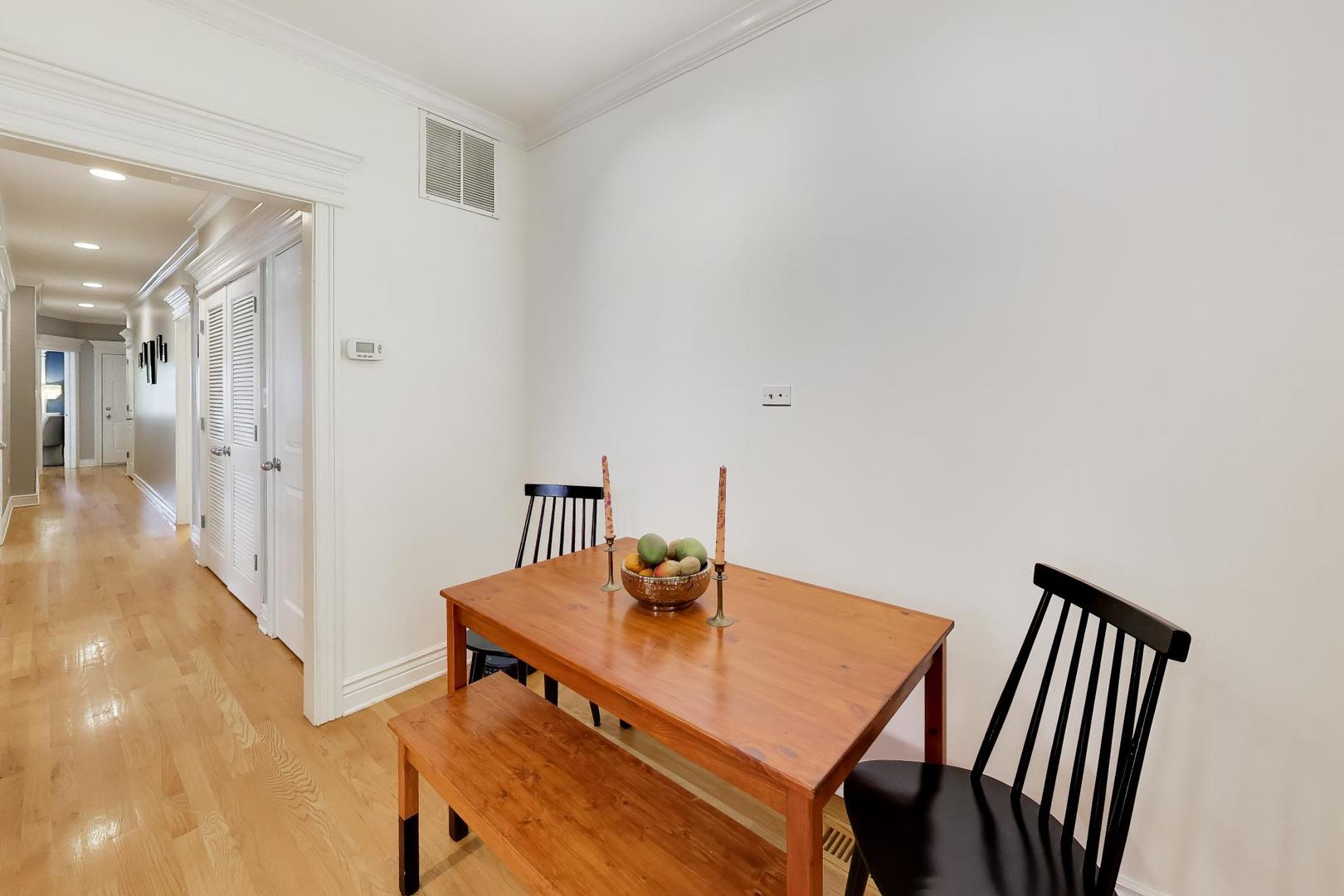 5526 N Winthrop Avenue Unit: 4S