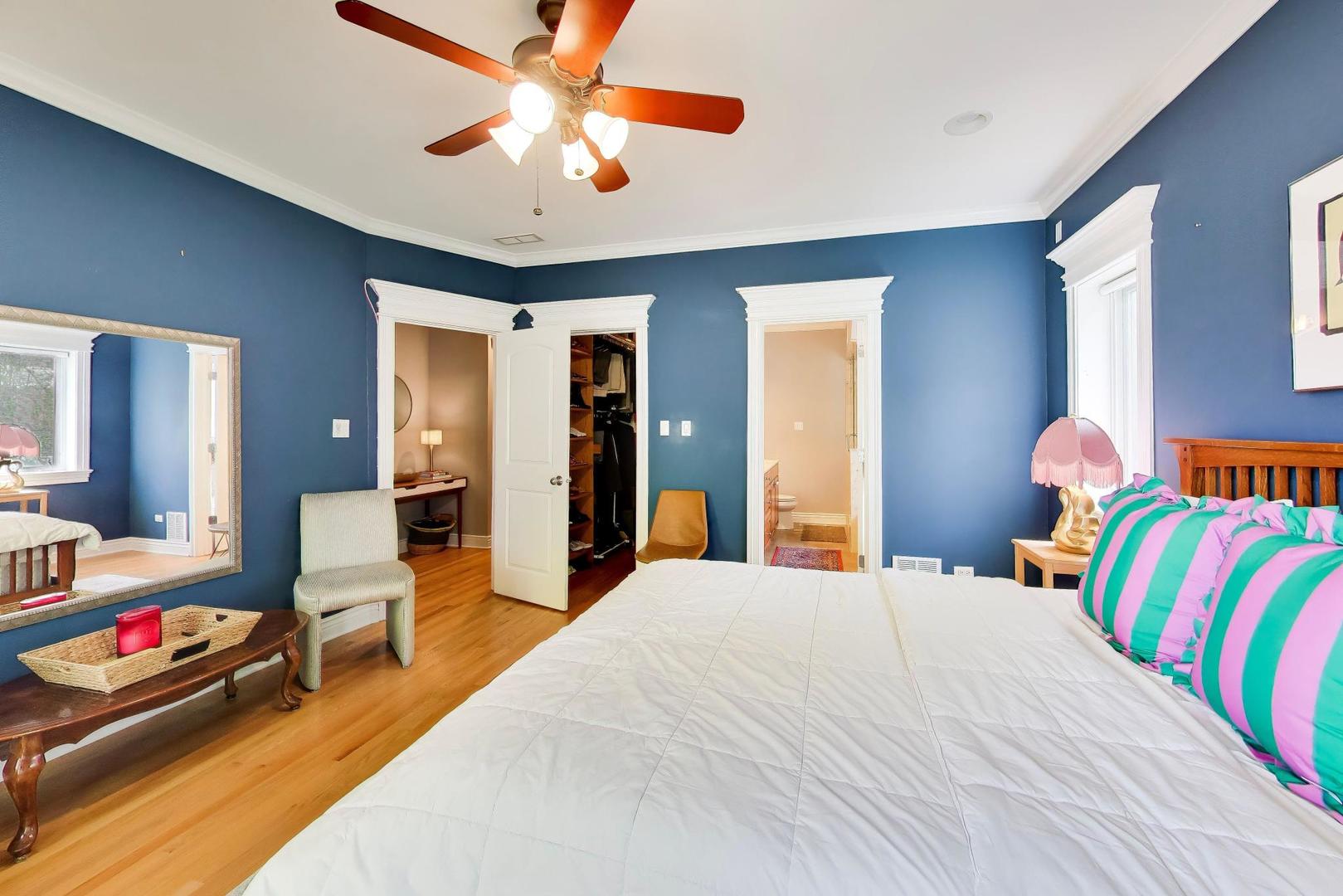 5526 N Winthrop Avenue Unit: 4S