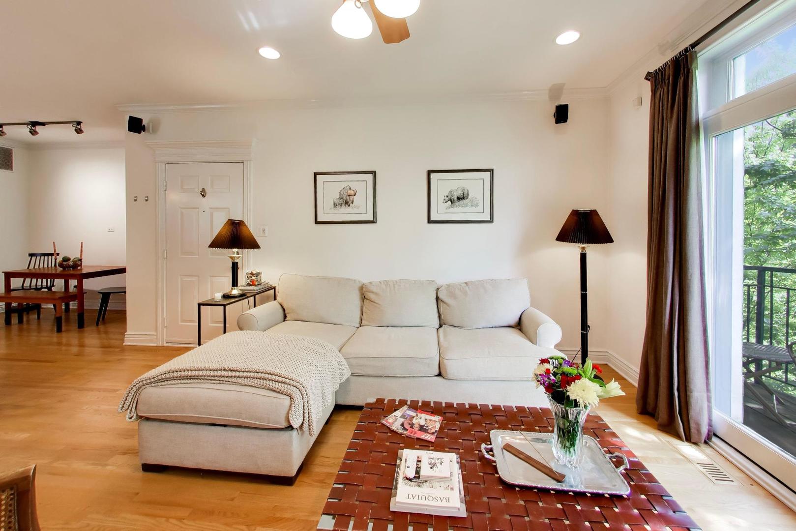 5526 N Winthrop Avenue Unit: 4S