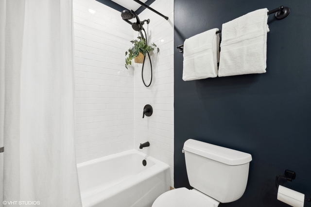 4901 N Leavitt Street Unit: B3