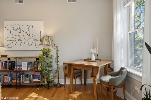 4901 N Leavitt Street Unit: B3