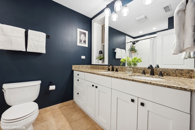 4901 N Leavitt Street Unit: B3