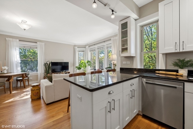 4901 N Leavitt Street Unit: B3