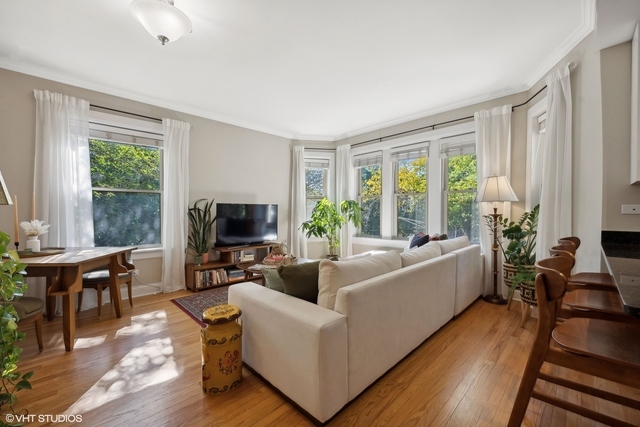 4901 N Leavitt Street Unit: B3