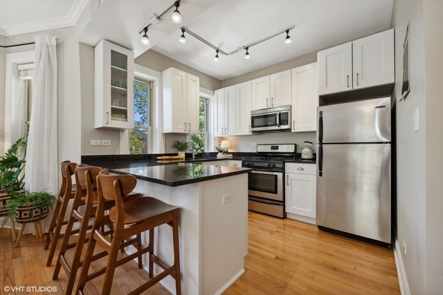 4901 N Leavitt Street Unit: B3