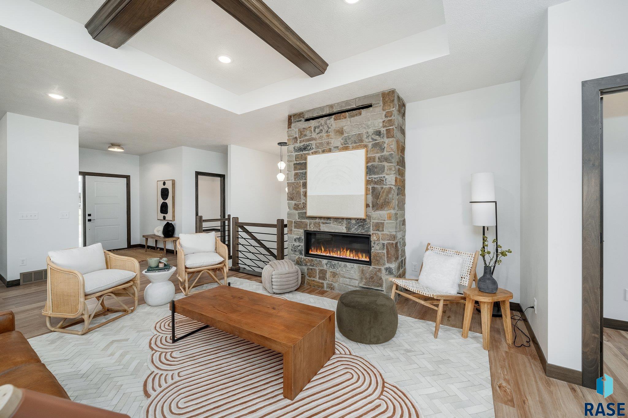 104 N Piper Dr