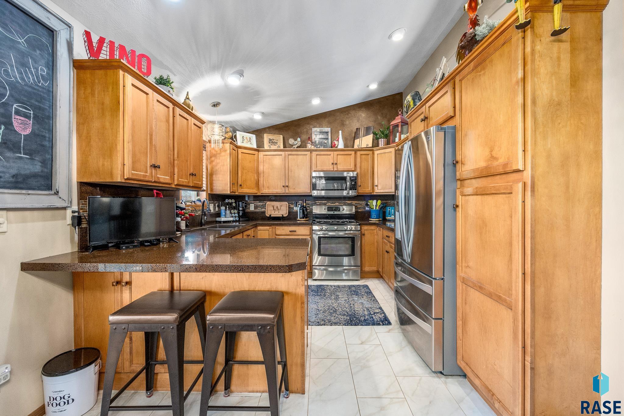 2220 S Villanova Ave