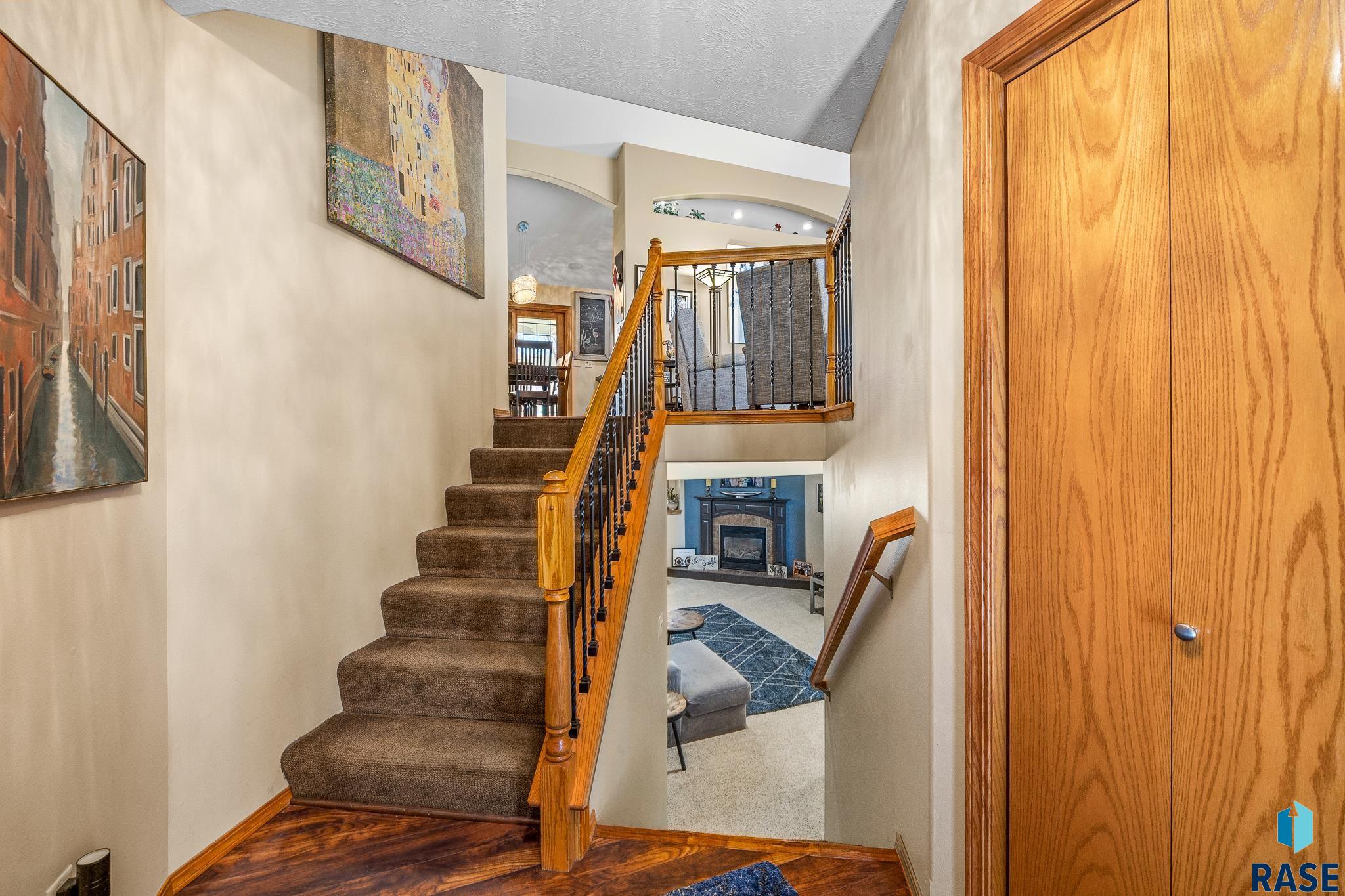 2220 S Villanova Ave