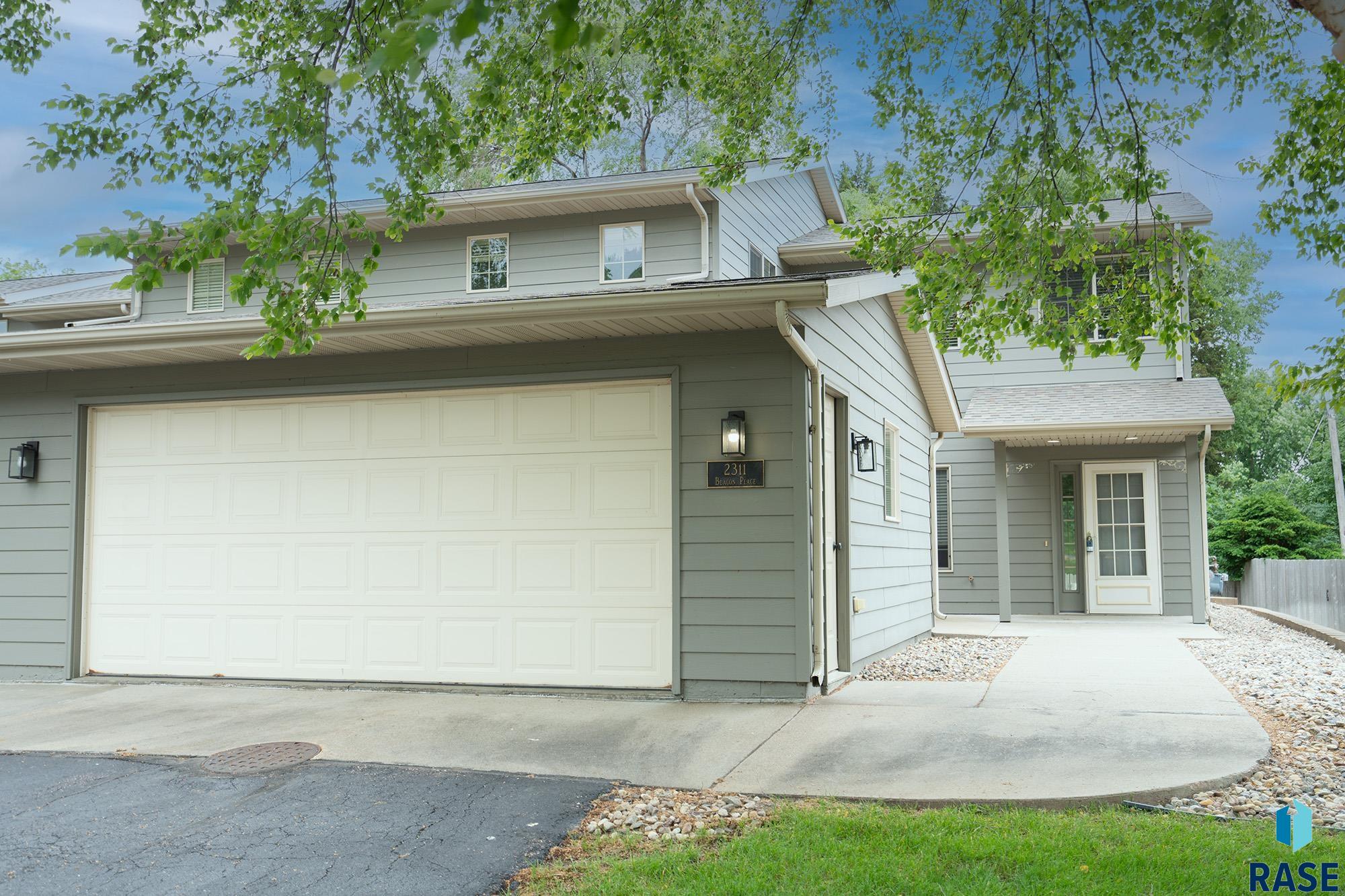 2311 E Beacon Pl