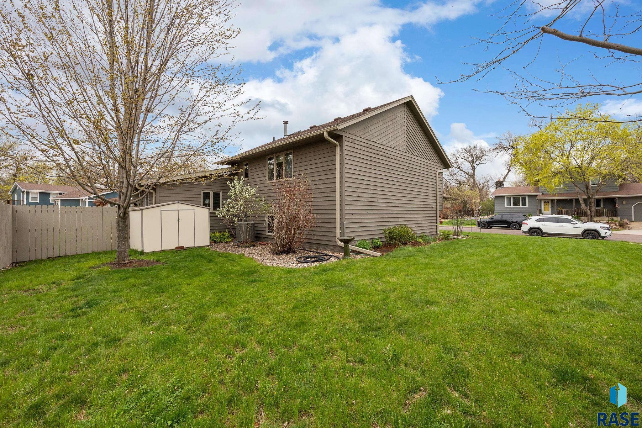 1505 E Sylvan Cir