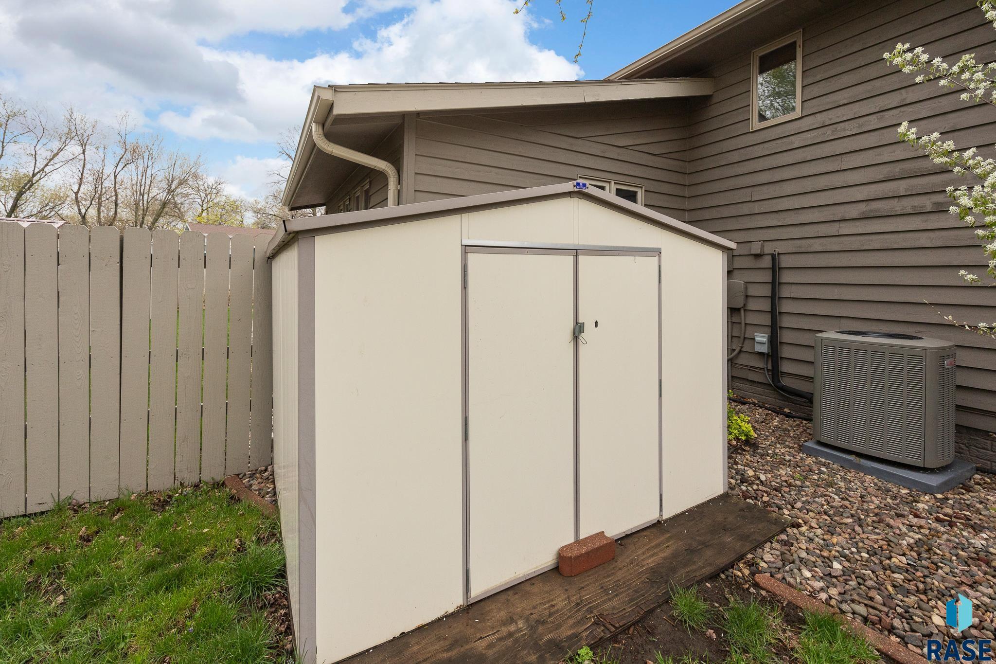 1505 E Sylvan Cir