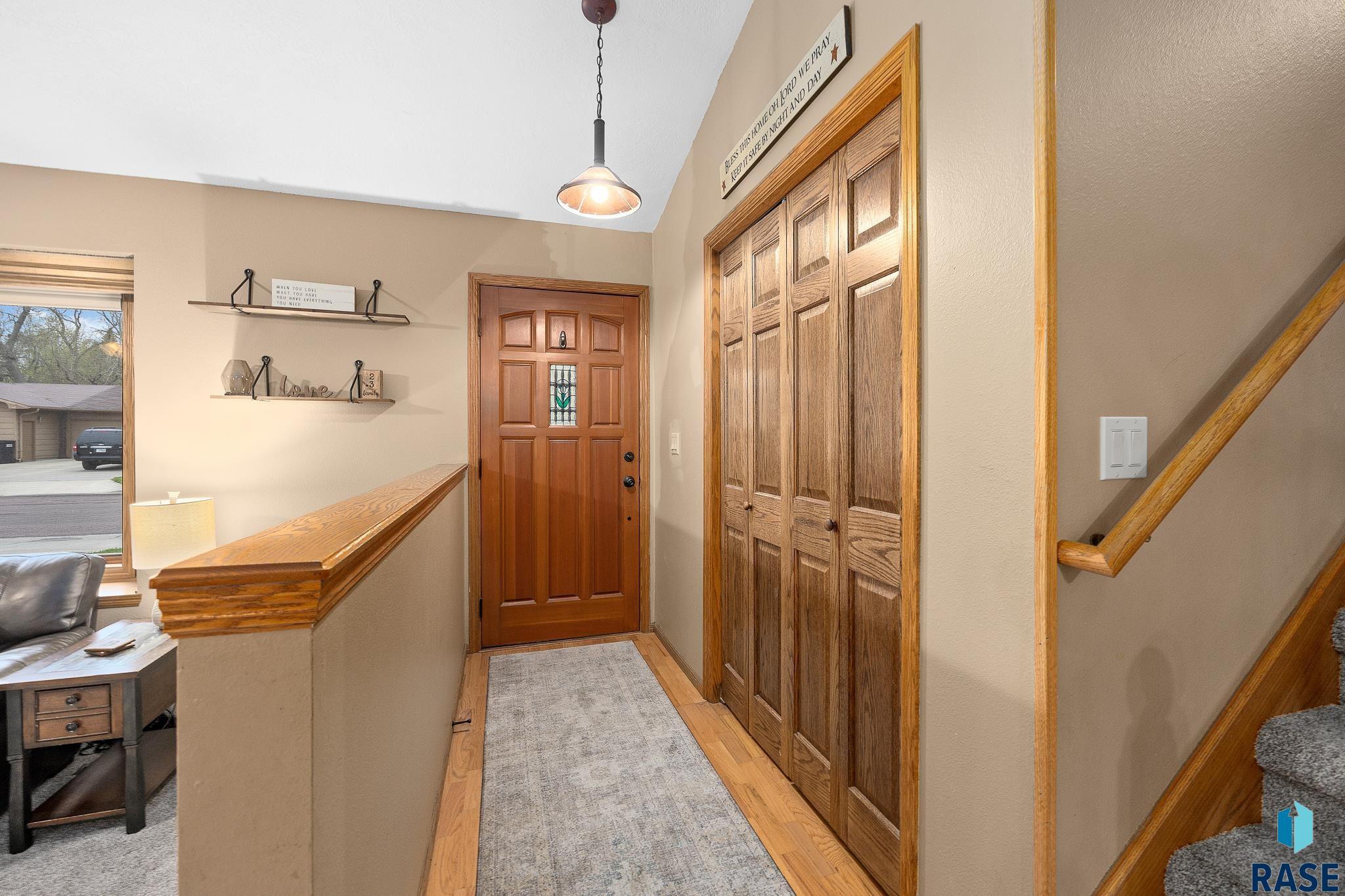 1505 E Sylvan Cir