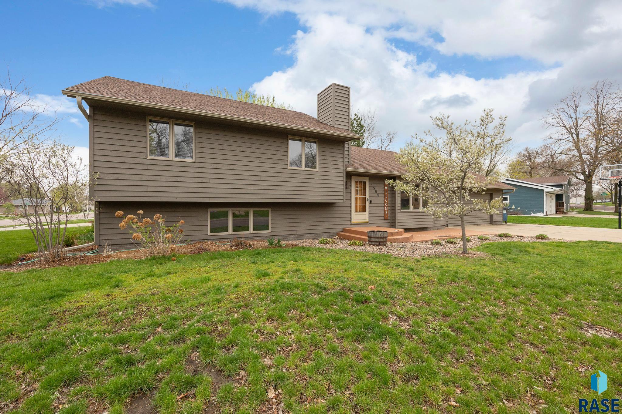 1505 E Sylvan Cir