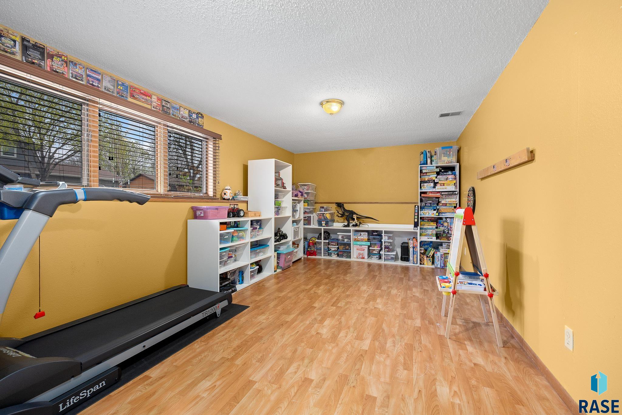 1505 E Sylvan Cir