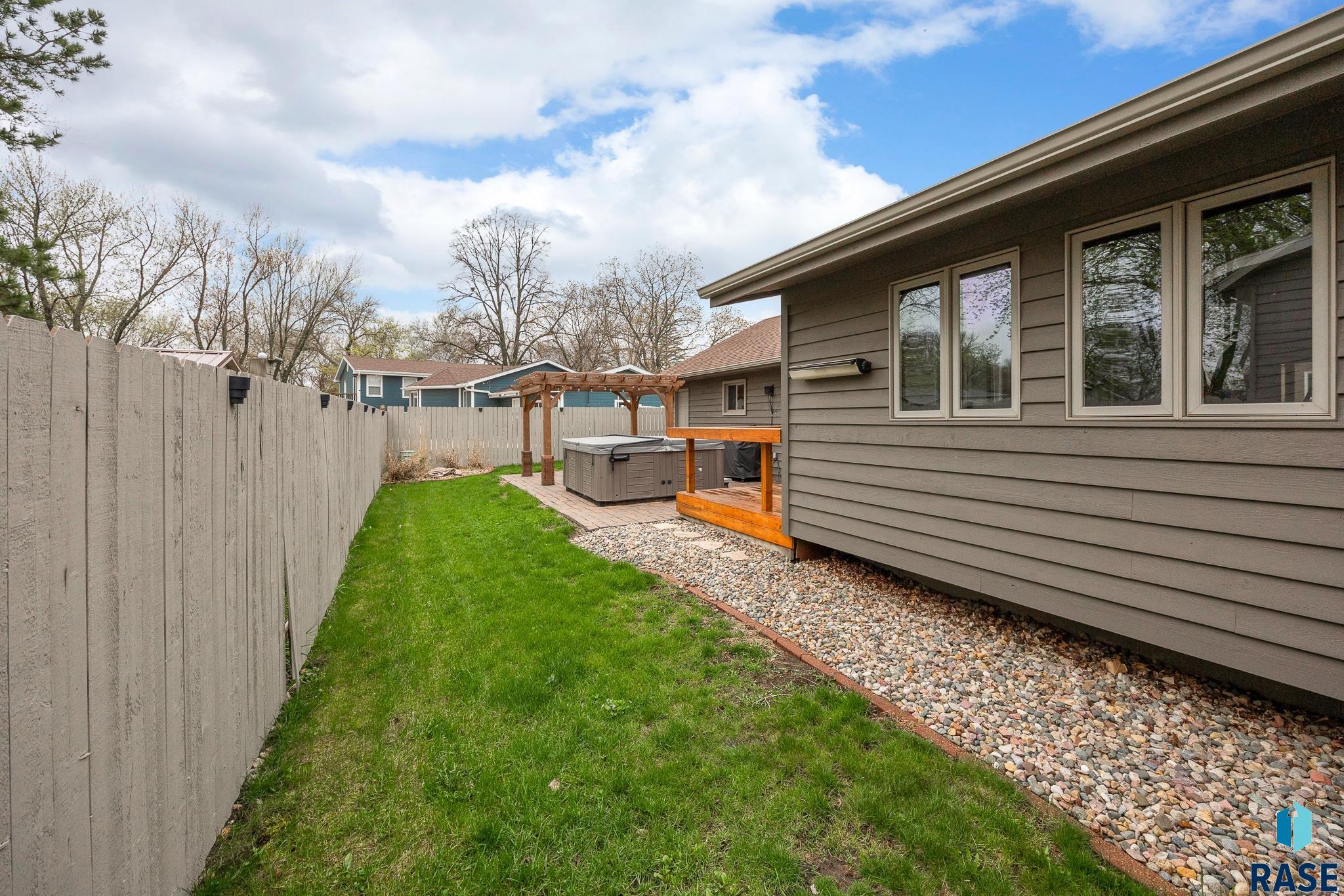 1505 E Sylvan Cir