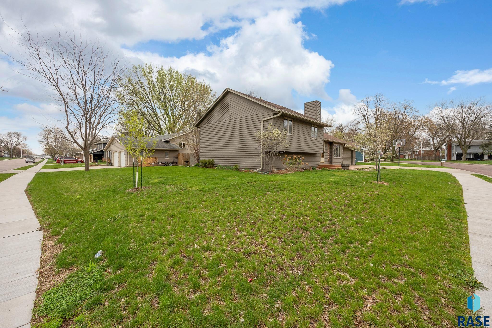 1505 E Sylvan Cir