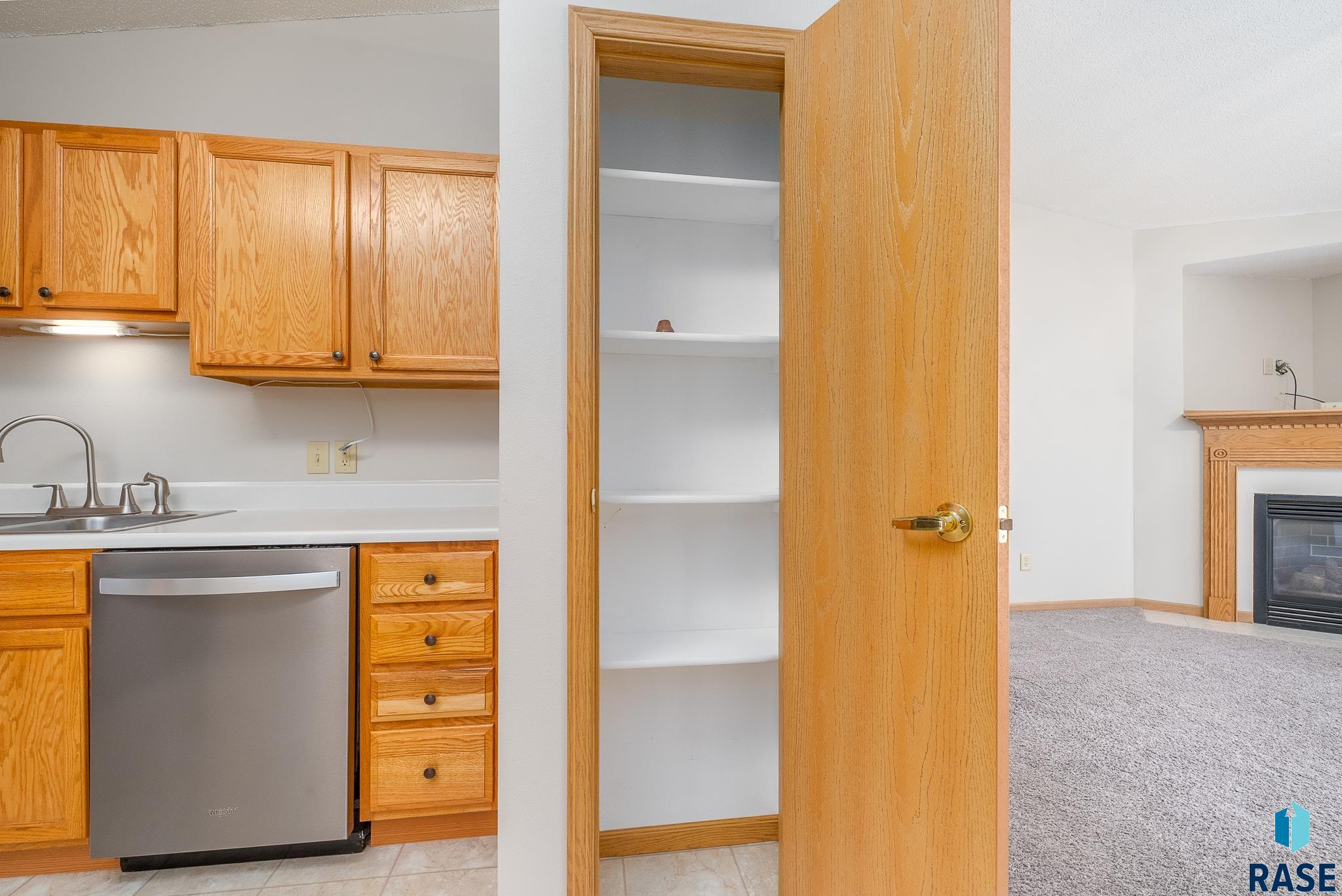 7450 S Louise Ave Unit: 301
