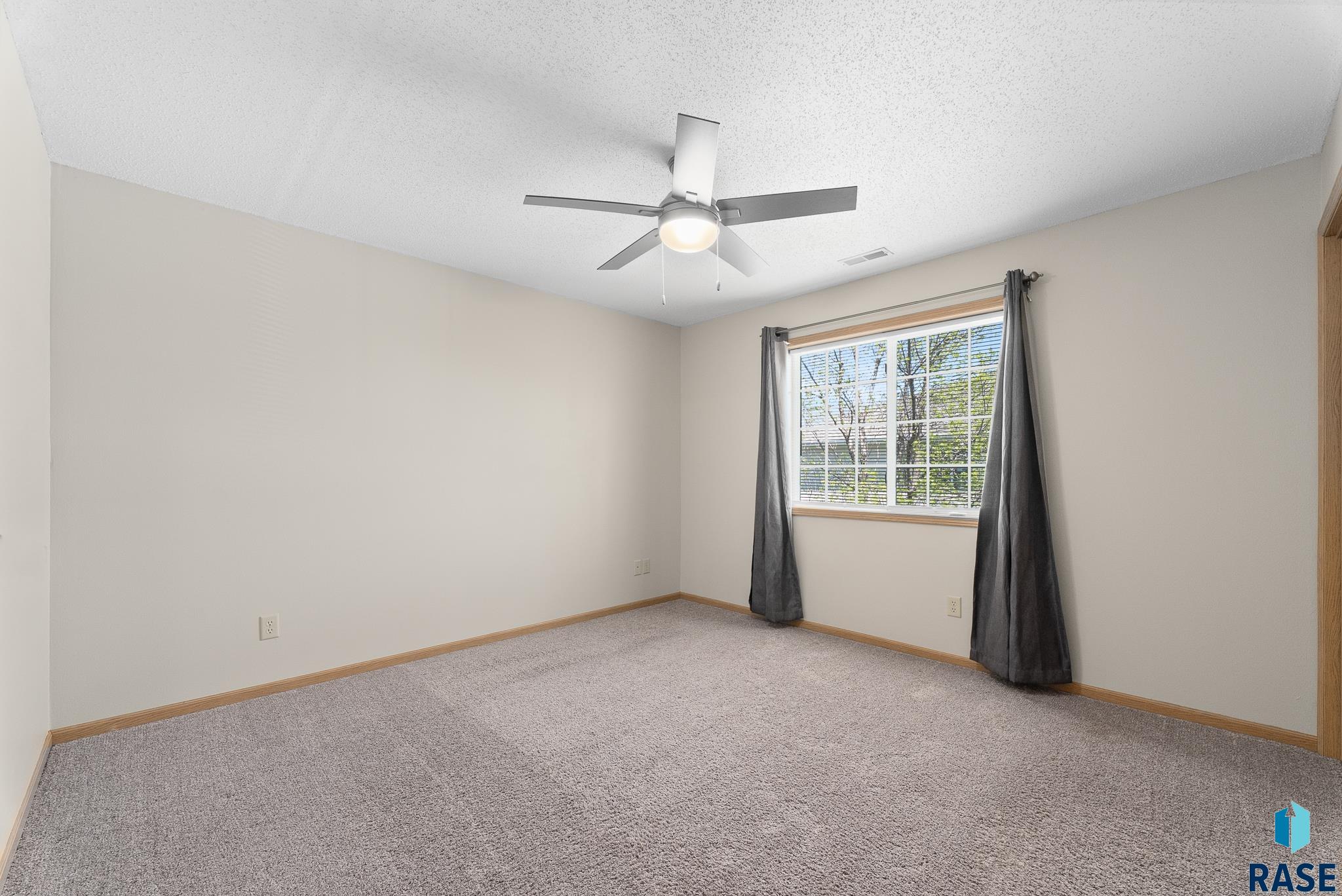7450 S Louise Ave Unit: 301