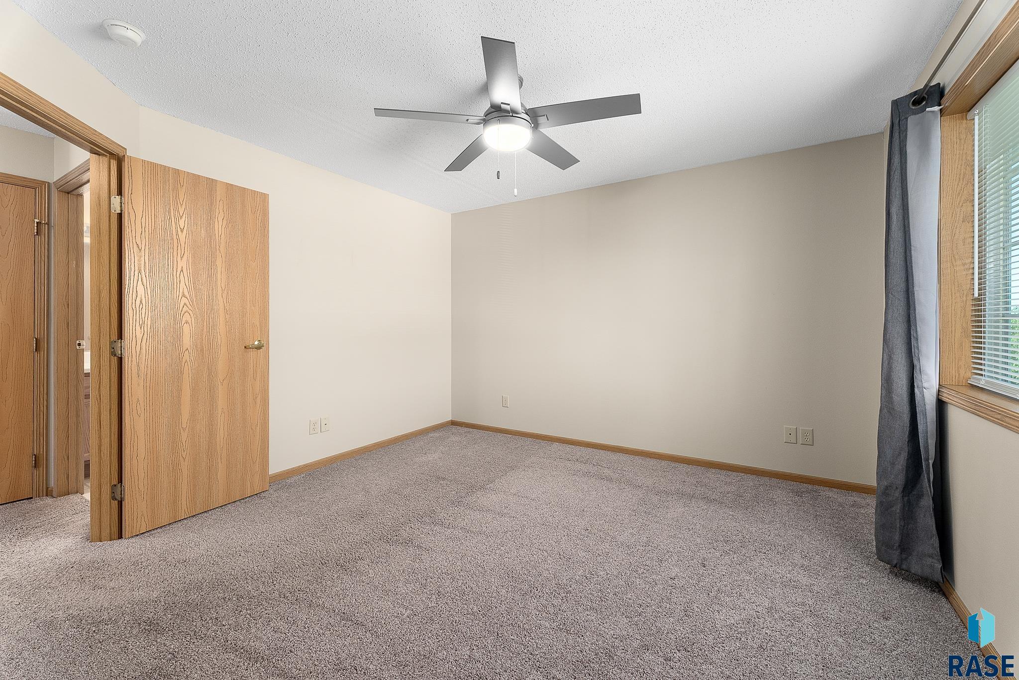 7450 S Louise Ave Unit: 301