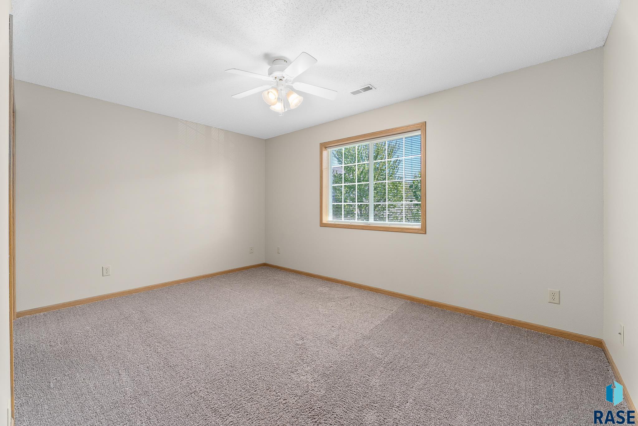 7450 S Louise Ave Unit: 301