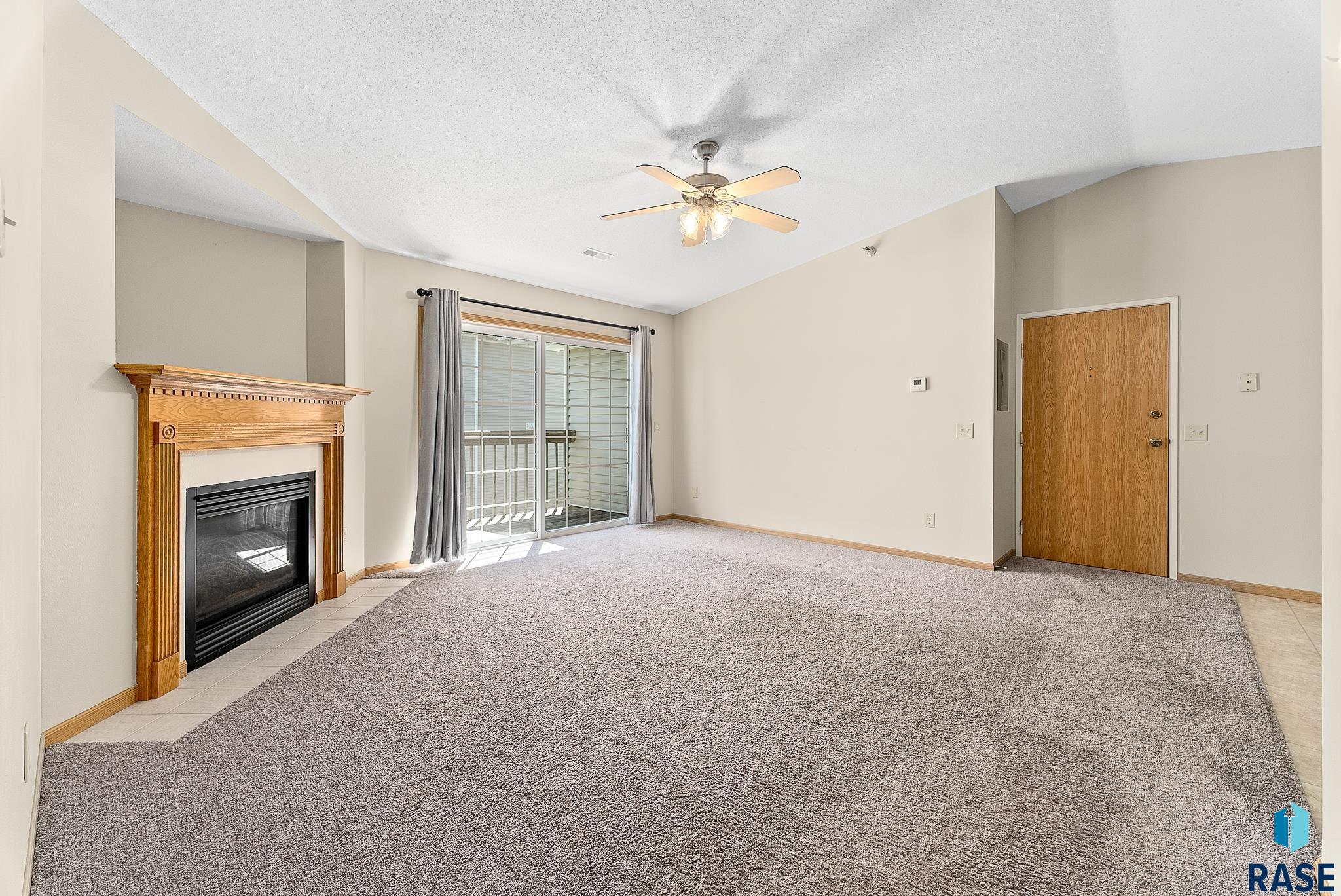 7450 S Louise Ave Unit: 301