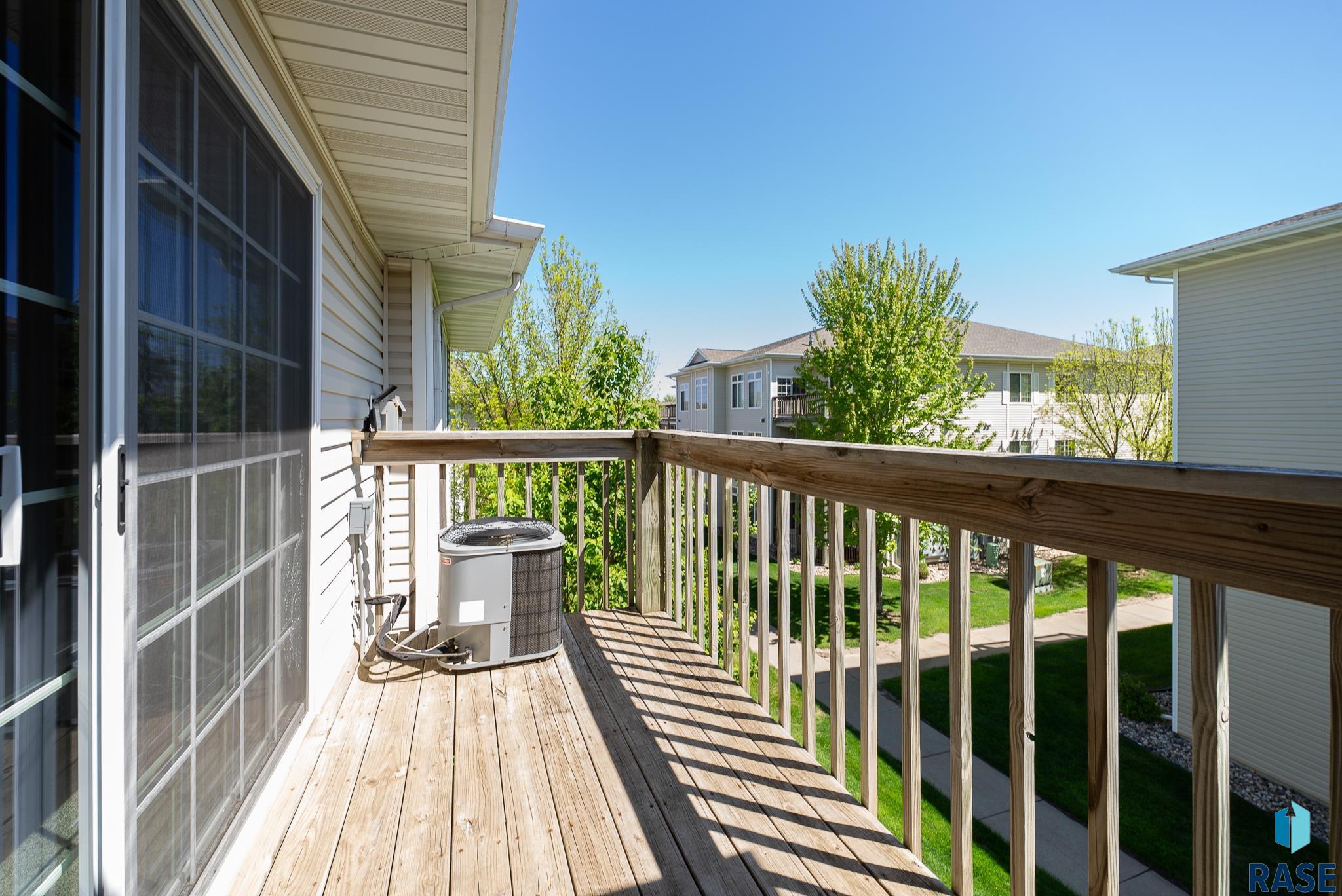 7450 S Louise Ave Unit: 301