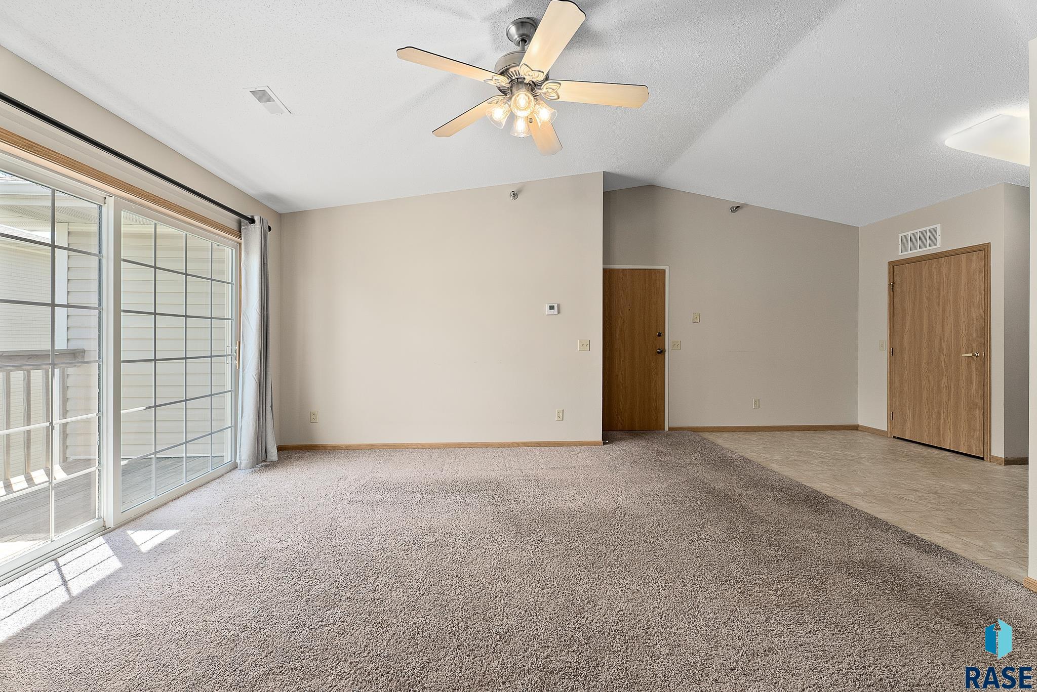 7450 S Louise Ave Unit: 301