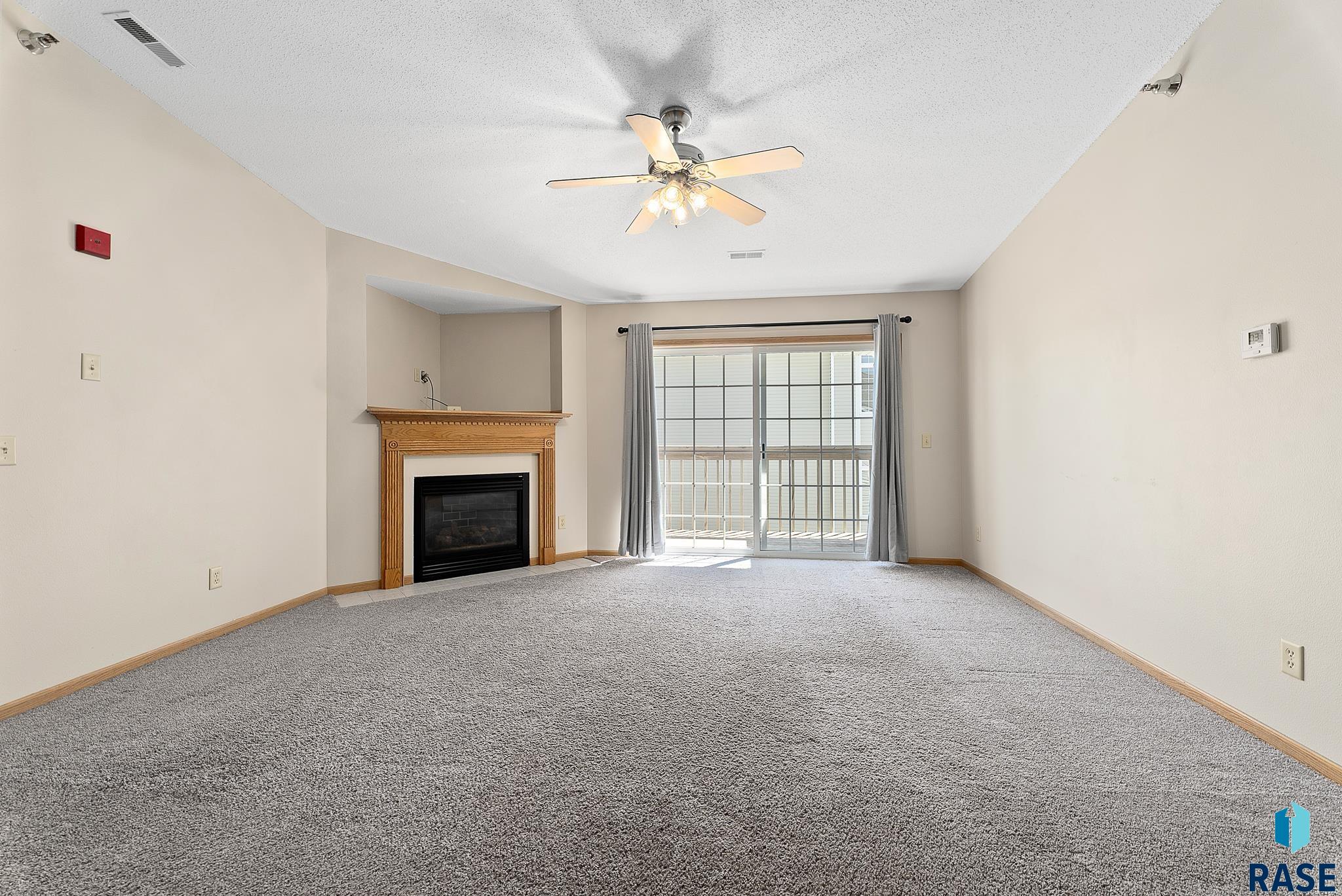 7450 S Louise Ave Unit: 301