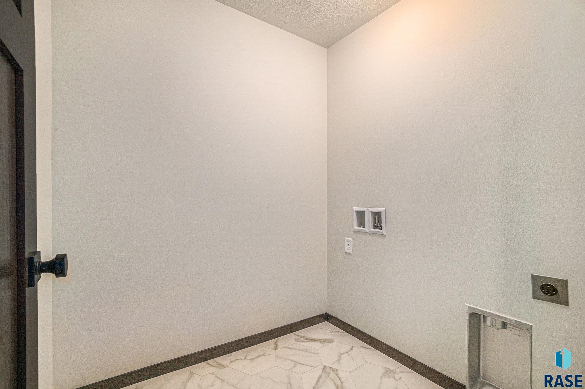 3502 S Chalice Pl