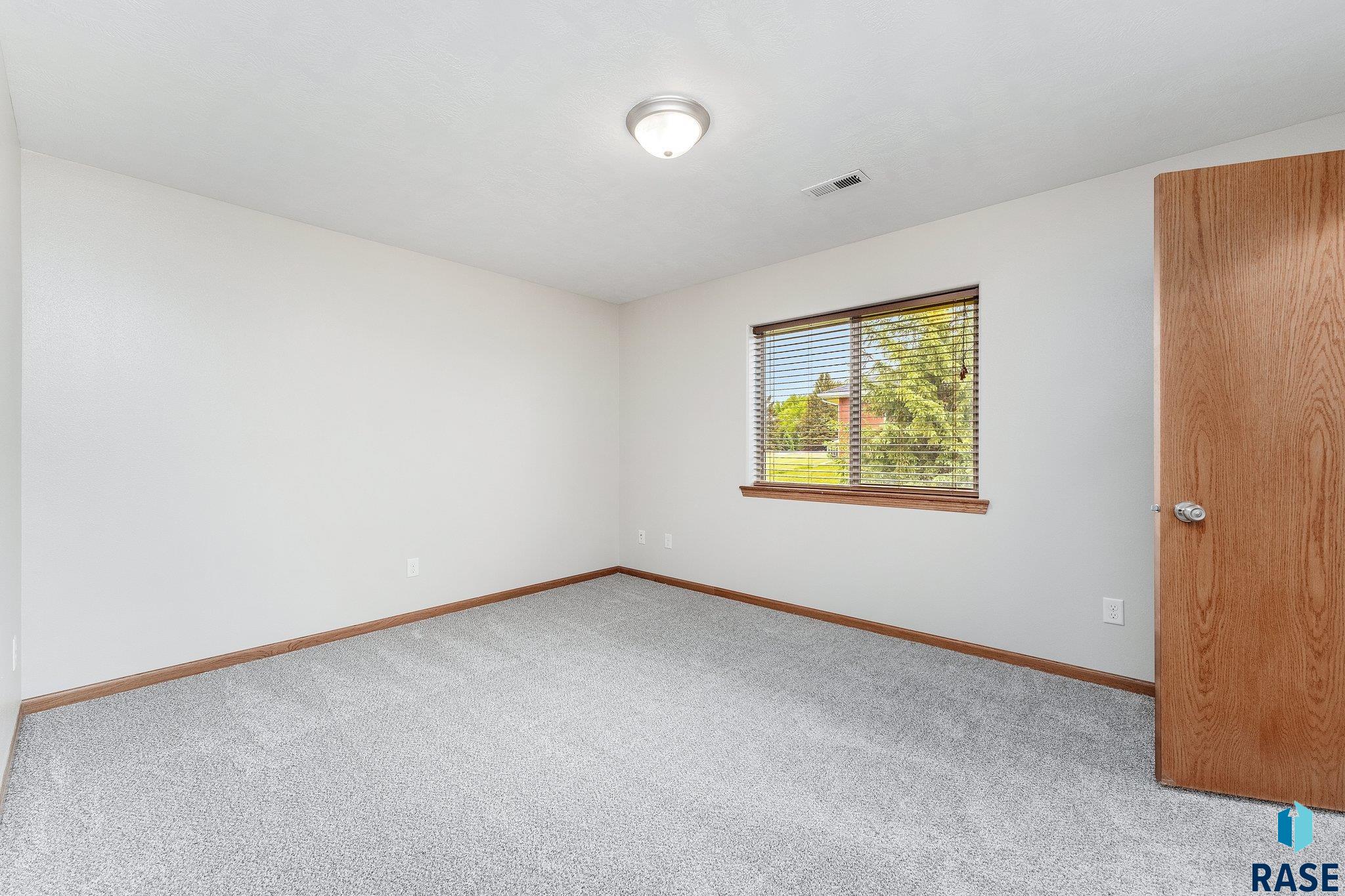 350 S 6th St