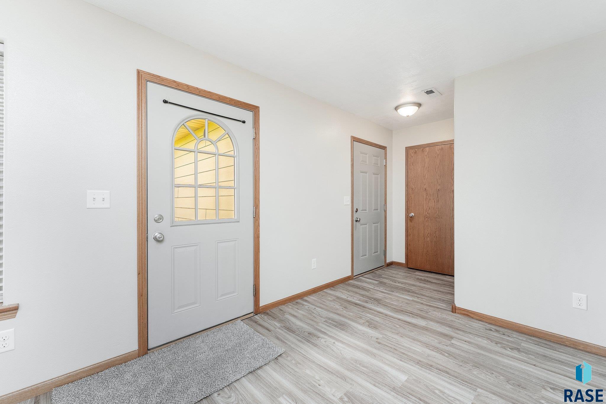 350 S 6th St