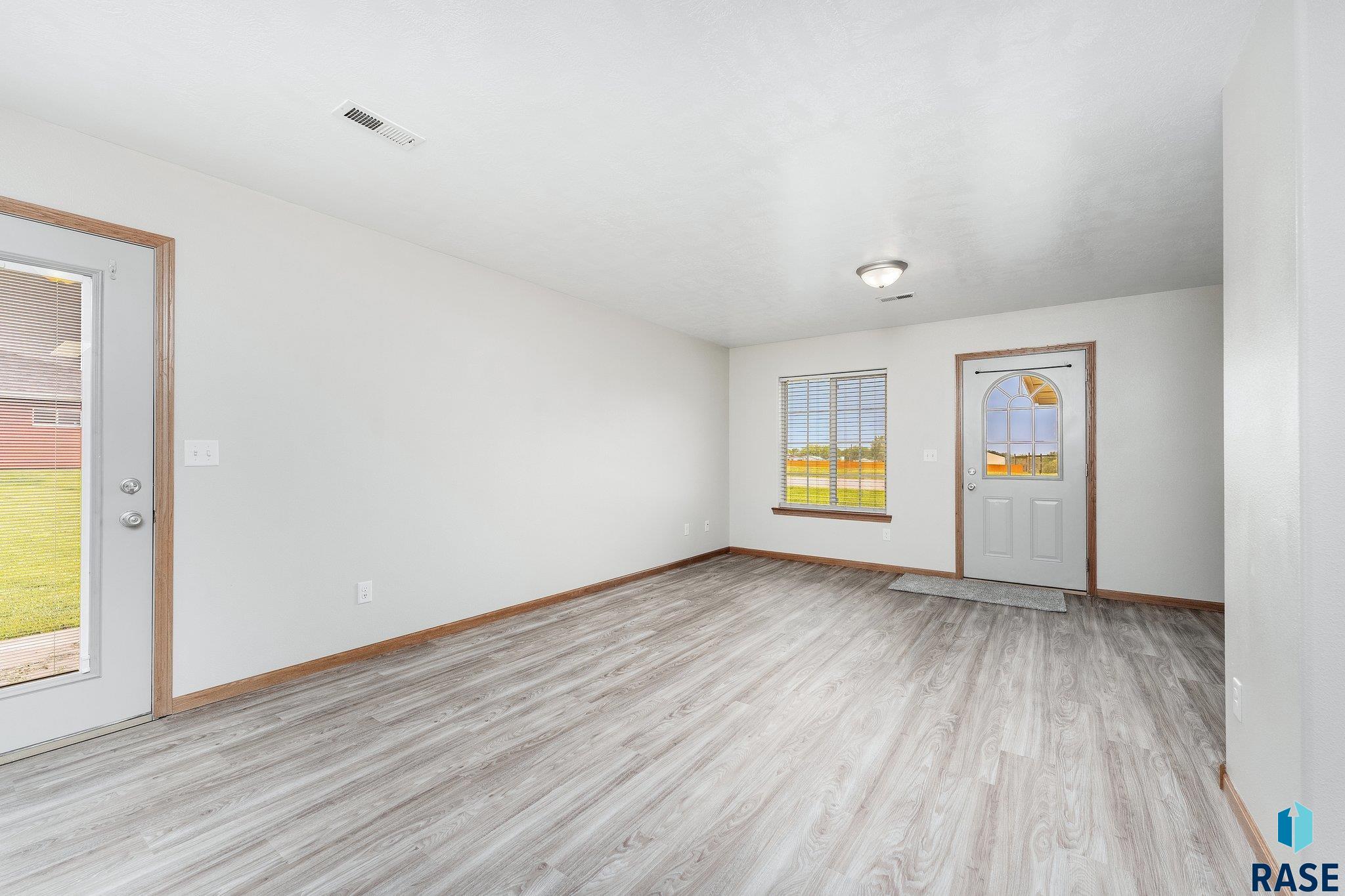 350 S 6th St