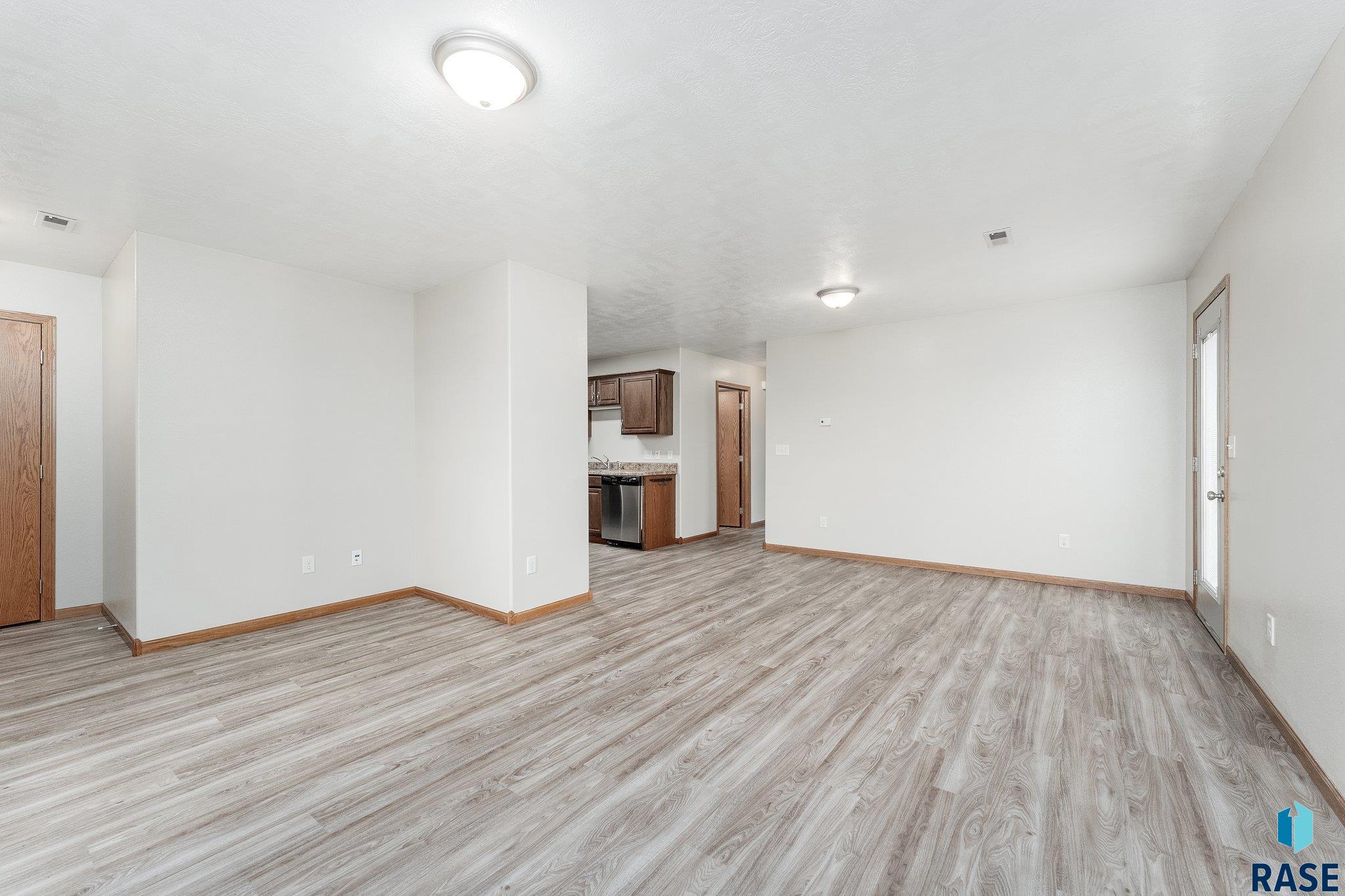 350 S 6th St