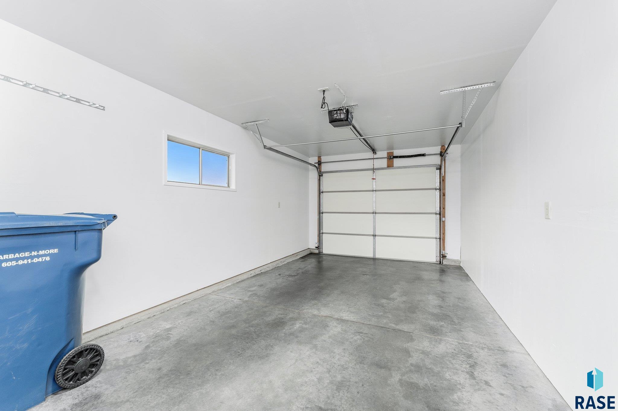 350 S 6th St