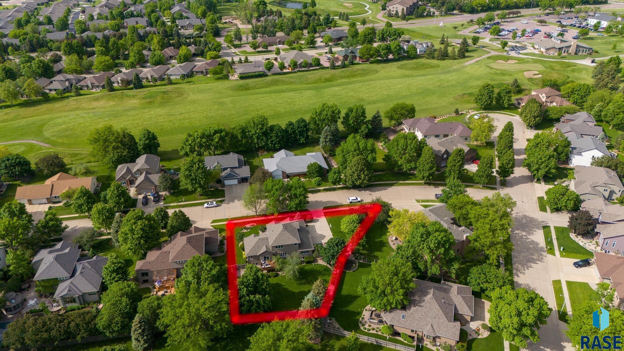 706 E Inverness Dr