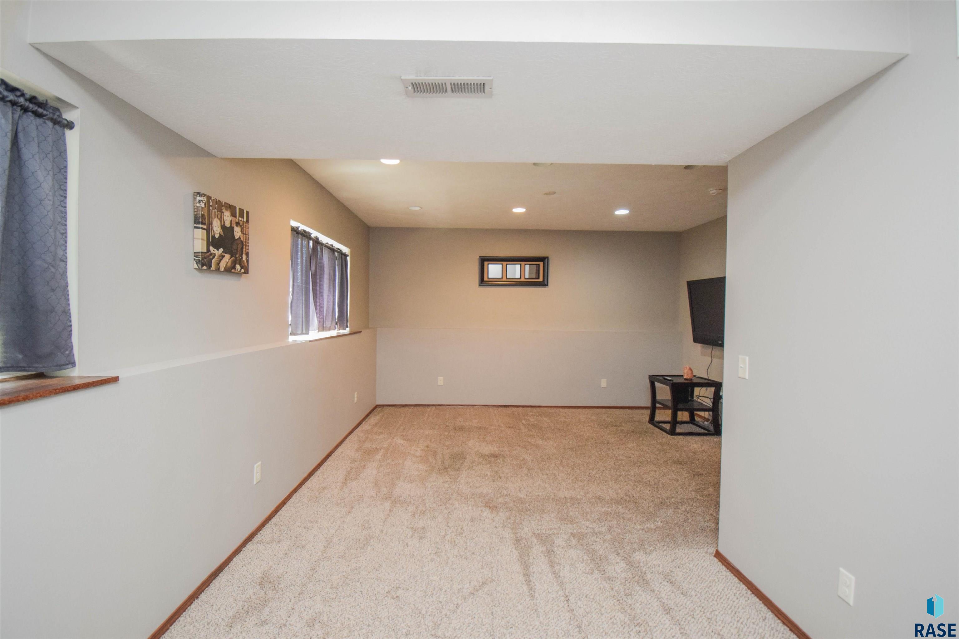 8801 W Nikita Dr