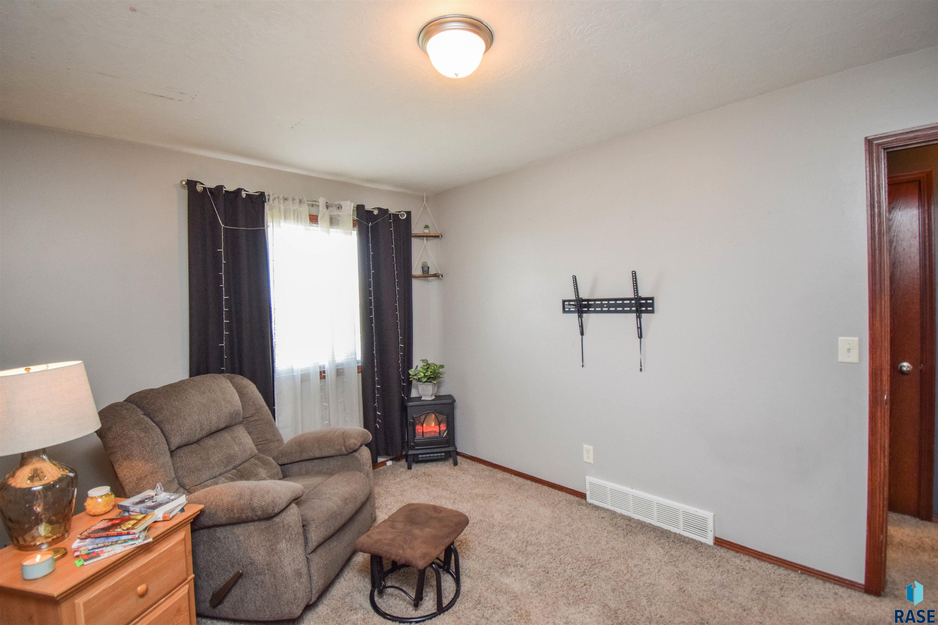 8801 W Nikita Dr